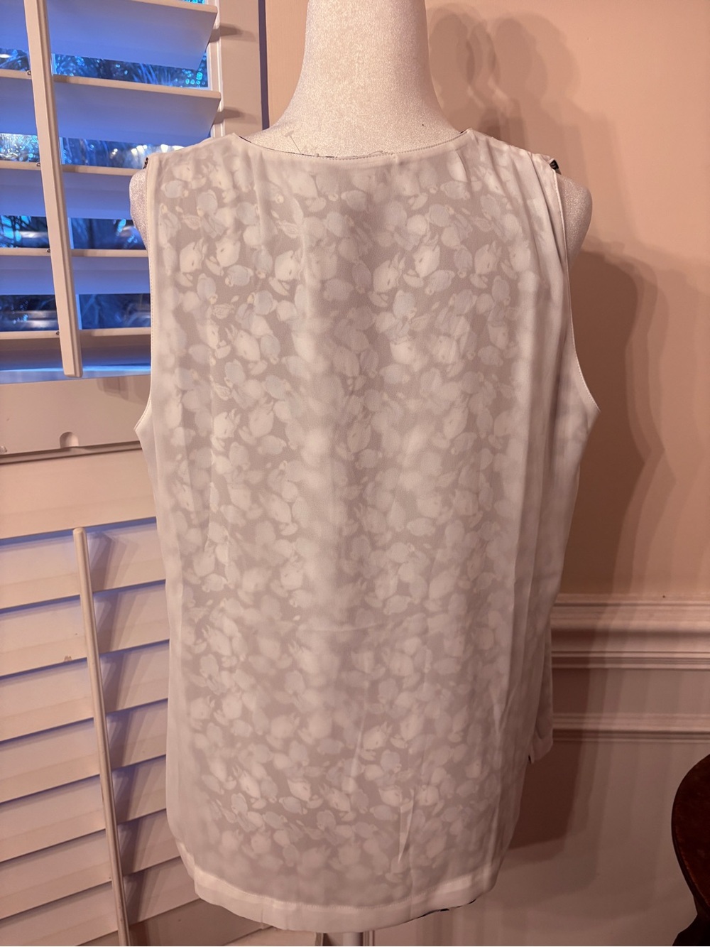 White House Black Market Reversible Sleeveless V-Neck Printed Blouse - - Picture 8 of 11
